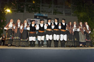 Esibizione del gruppo folk Valenza